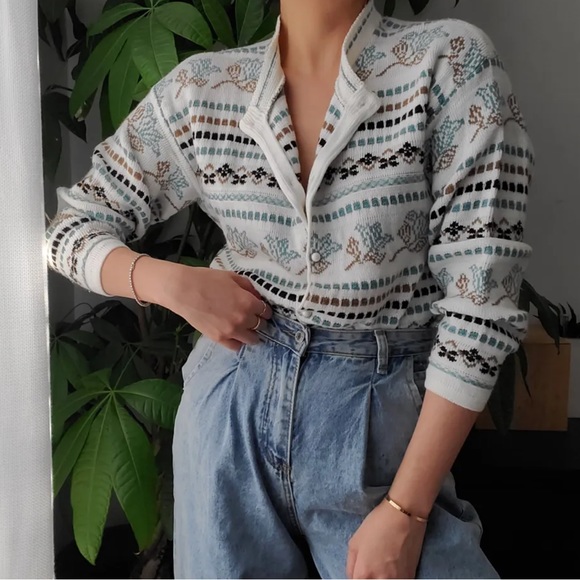 Vintage 90’s oversized floral cardigan - Picture 1 of 5